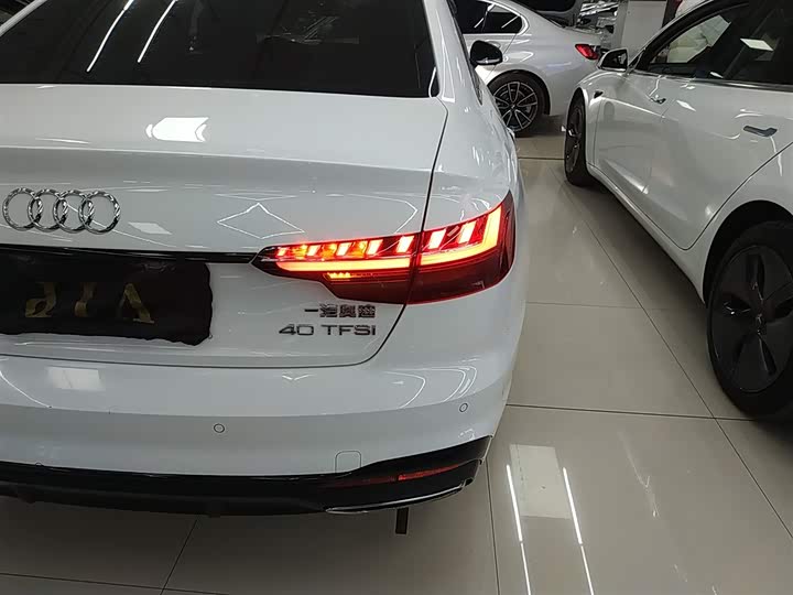 Фото 8 - Audi A4L