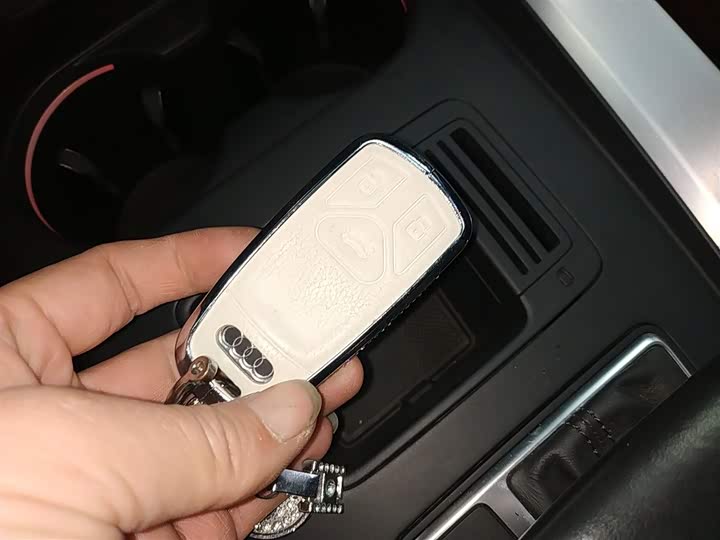 Фото 9 - Audi A4L