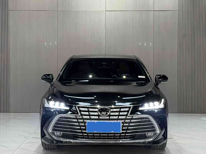 Фото 2 - Toyota Avalon