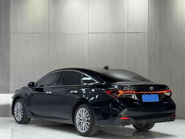 Фото 4 - Toyota Avalon