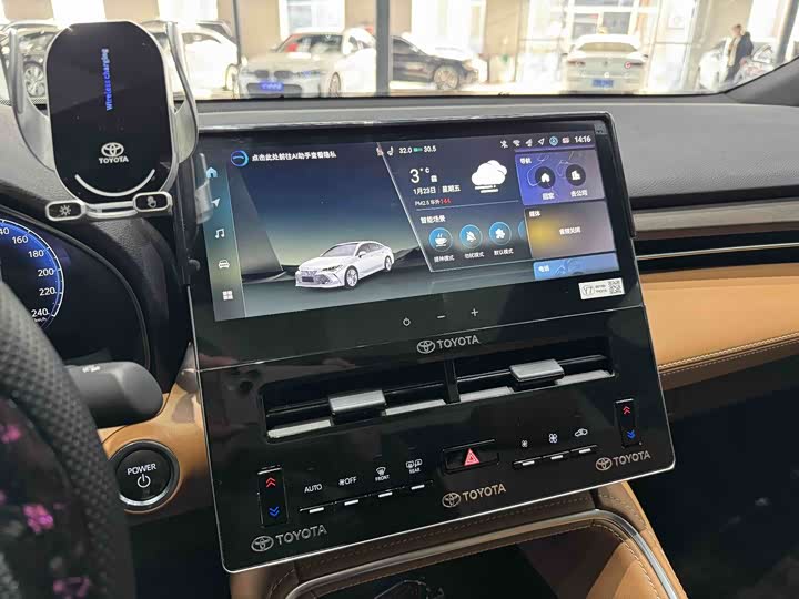 Фото 7 - Toyota Avalon