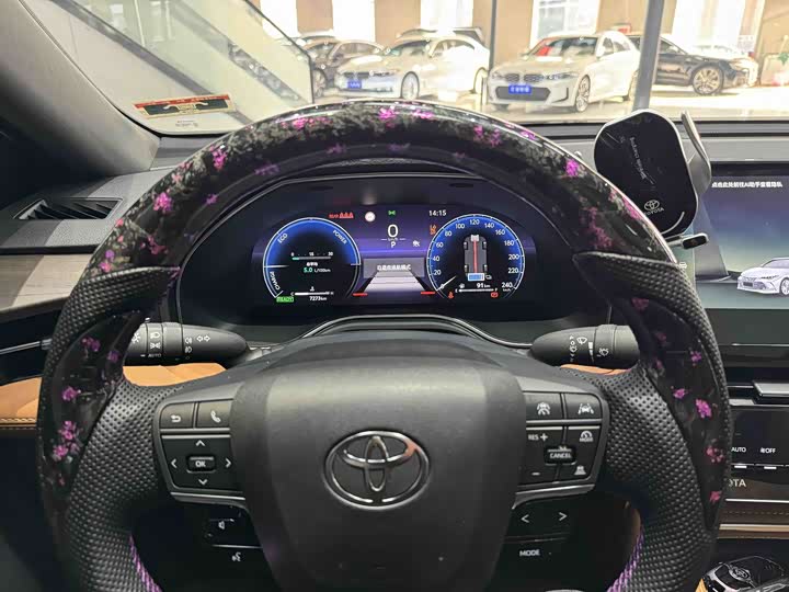 Фото 9 - Toyota Avalon