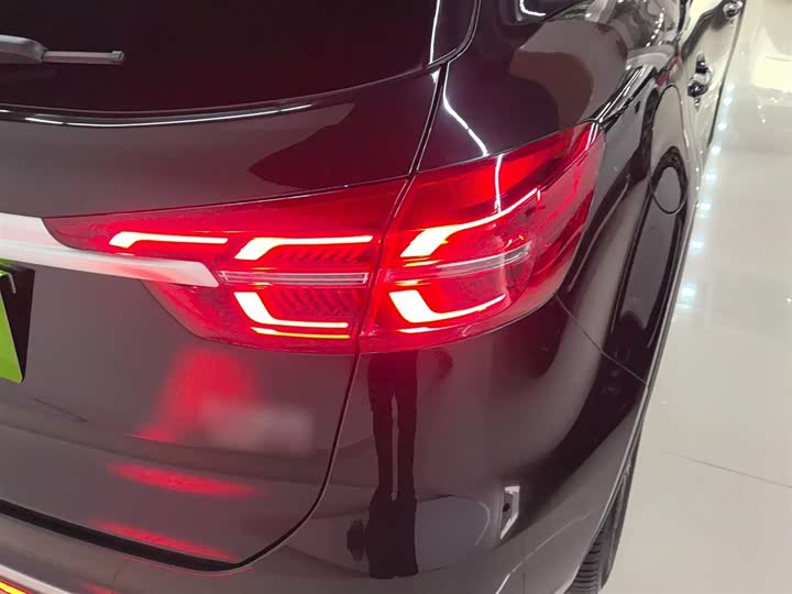 Фото 8 - Hongqi HS5