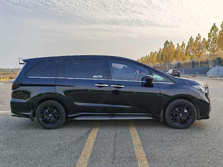 Фото 4 - Honda Odyssey