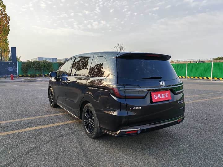 Фото 6 - Honda Odyssey