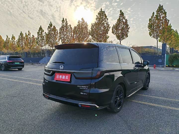 Фото 8 - Honda Odyssey