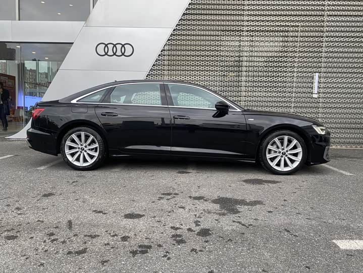 Фото 3 - Audi A6L