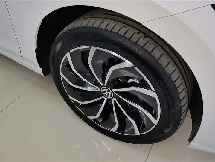 Фото 6 - Volkswagen Golf