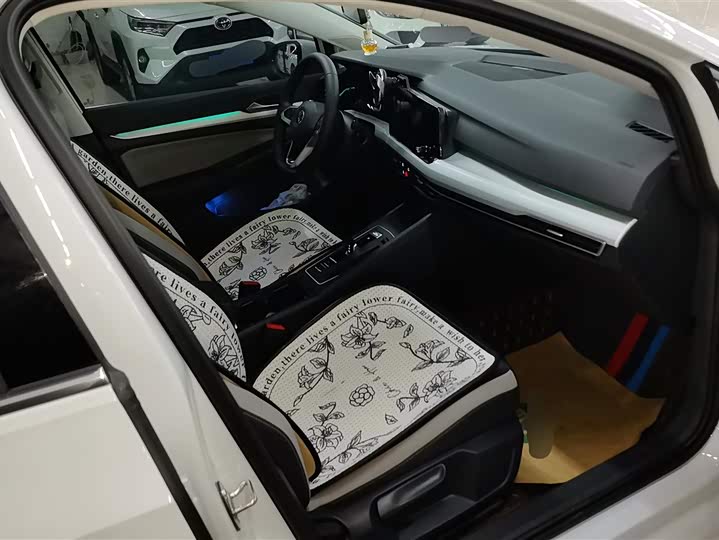 Фото 8 - Volkswagen Golf