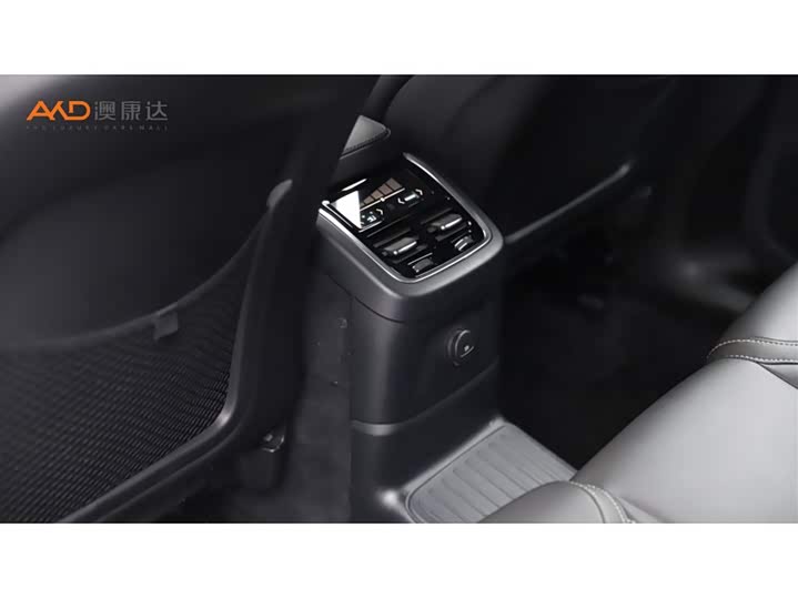 Фото 9 - Volvo XC60 Hybrid