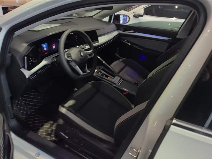 Фото 9 - Volkswagen Golf