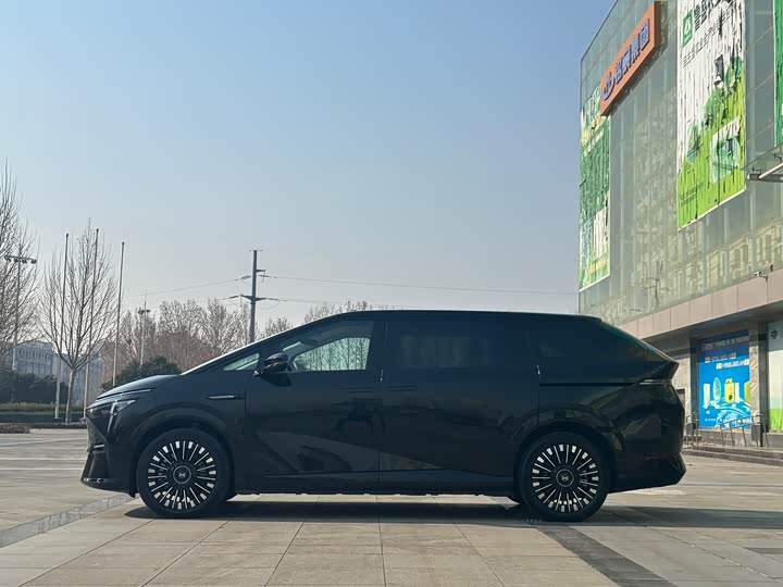 Фото 4 - XPeng X9