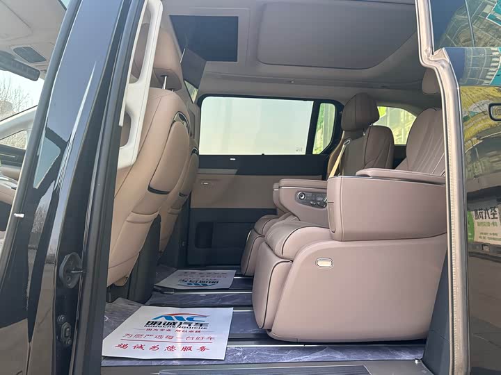 Фото 9 - XPeng X9