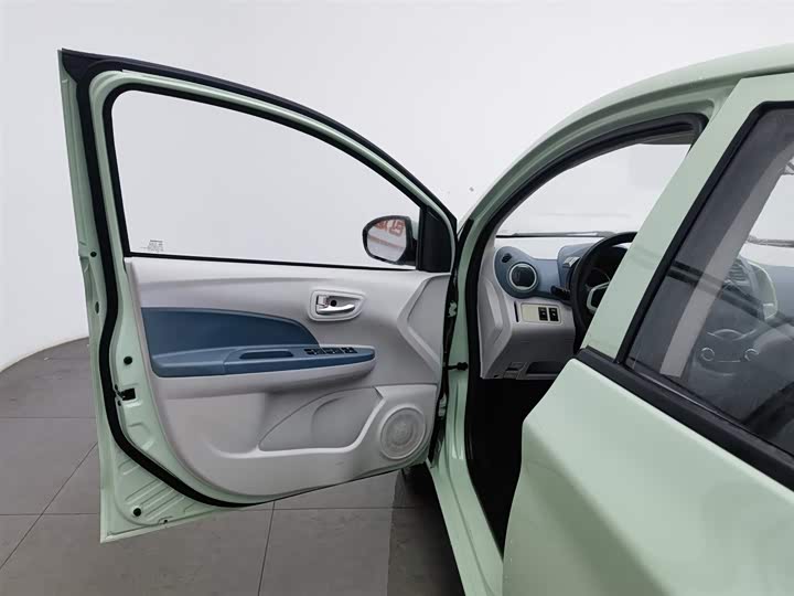 Фото 8 - Changan BenBen E-Star