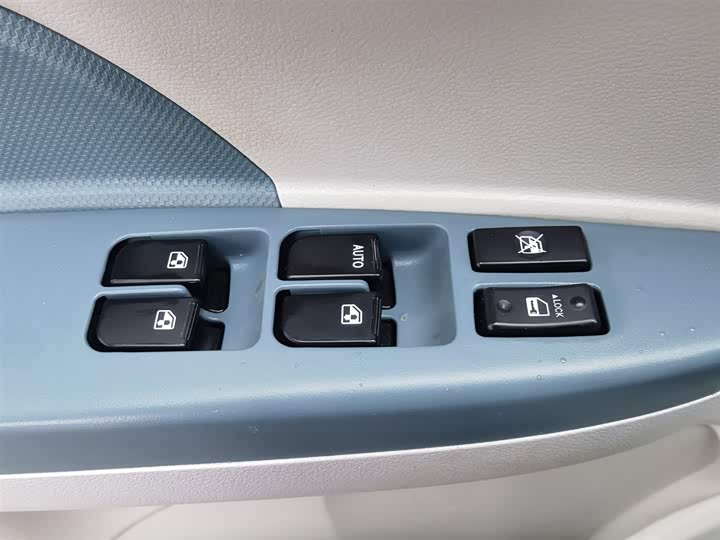 Фото 9 - Changan BenBen E-Star