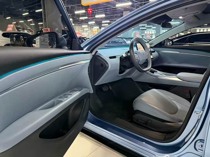 Фото 7 - XPeng Mona M03