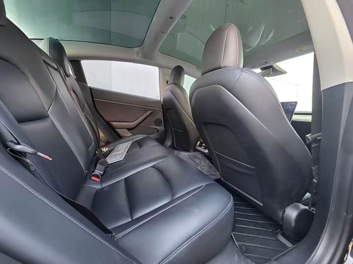 Фото 6 - Tesla Model 3