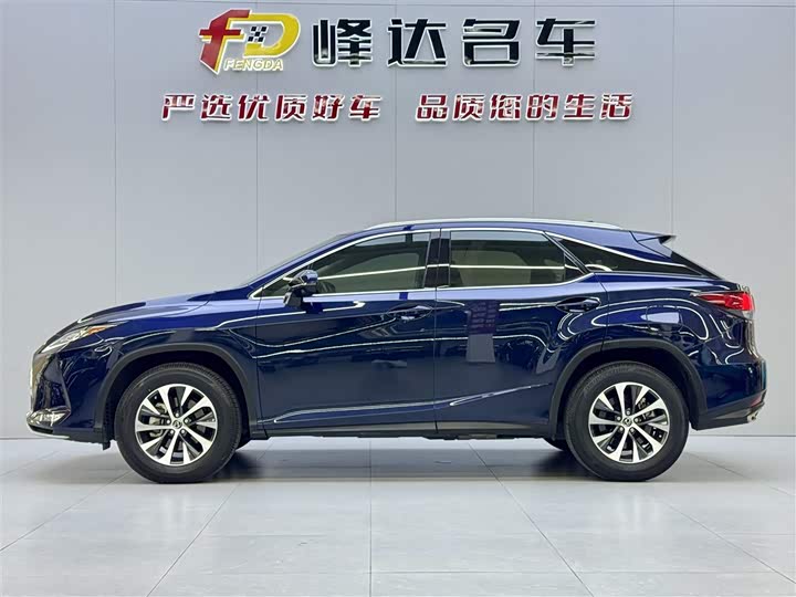 Фото 4 - Lexus RX