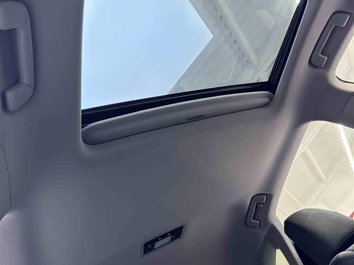 Фото 8 - Lexus RX