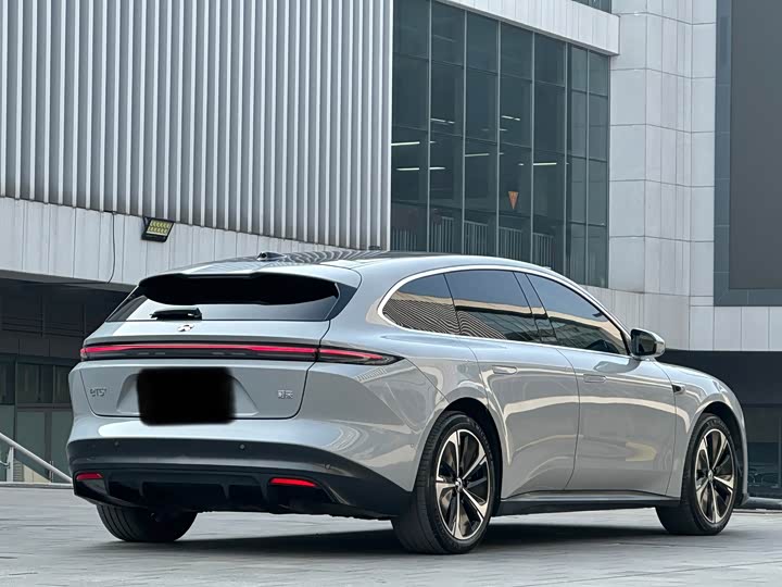 Фото 6 - Nio ET5T