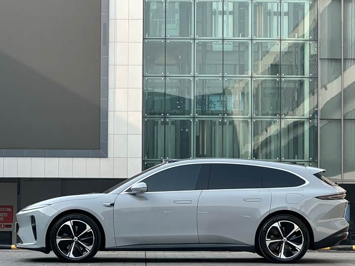 Фото 7 - Nio ET5T