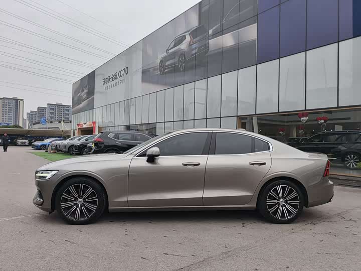 Фото 2 - Volvo S60