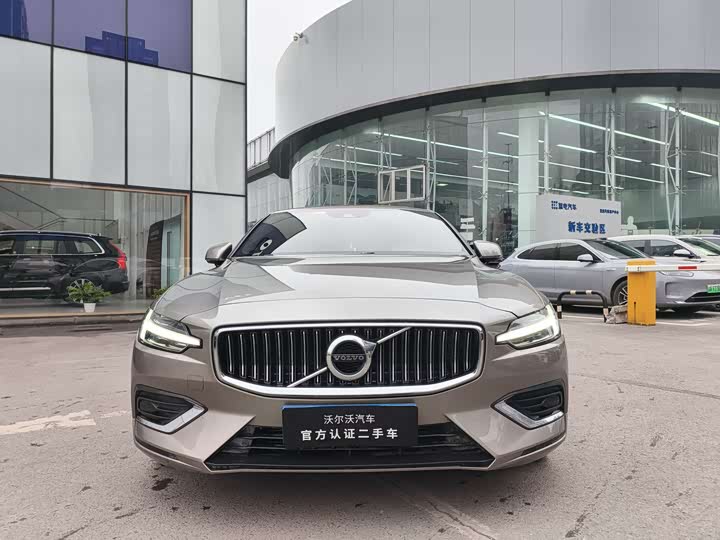 Фото 3 - Volvo S60