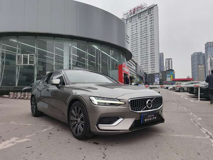 Фото 4 - Volvo S60