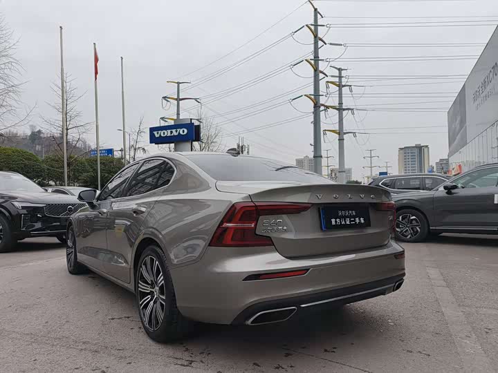 Фото 5 - Volvo S60