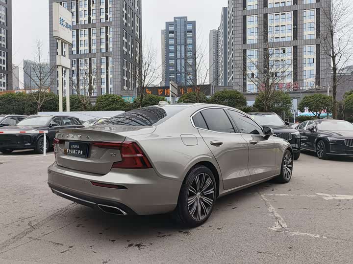 Фото 7 - Volvo S60