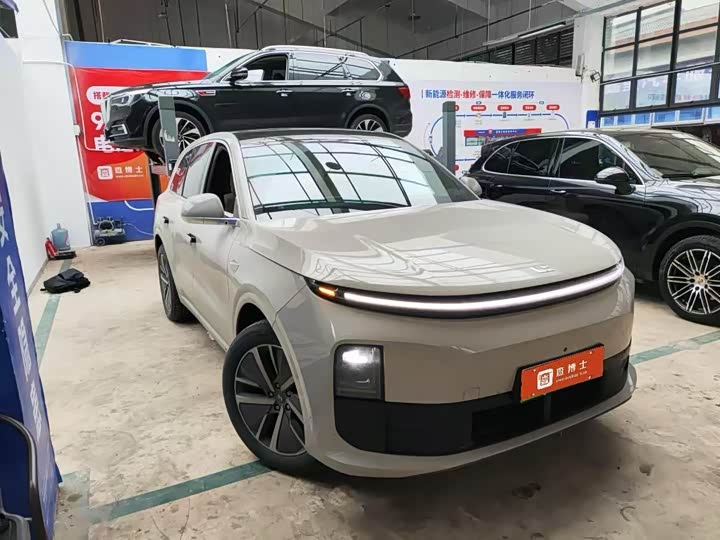 Фото 6 - LiXiang L6