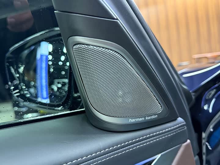 Фото 8 - BMW 7 Series