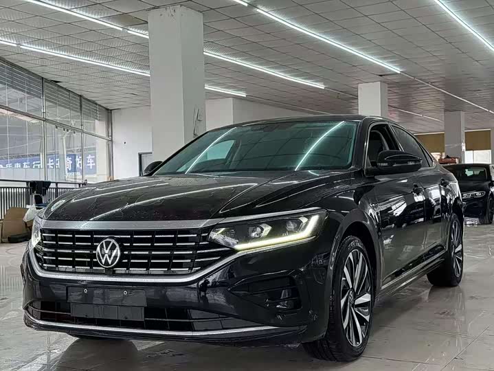 Фото 1 - Volkswagen Passat