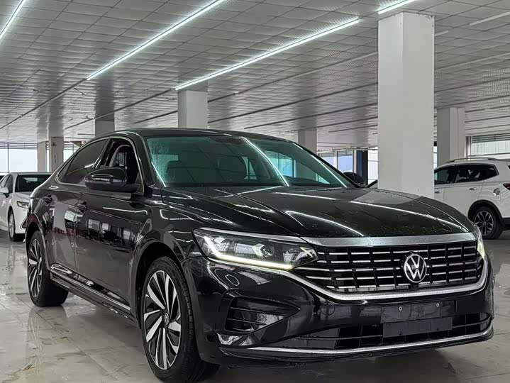 Фото 3 - Volkswagen Passat