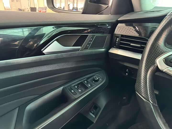 Фото 7 - Volkswagen Passat