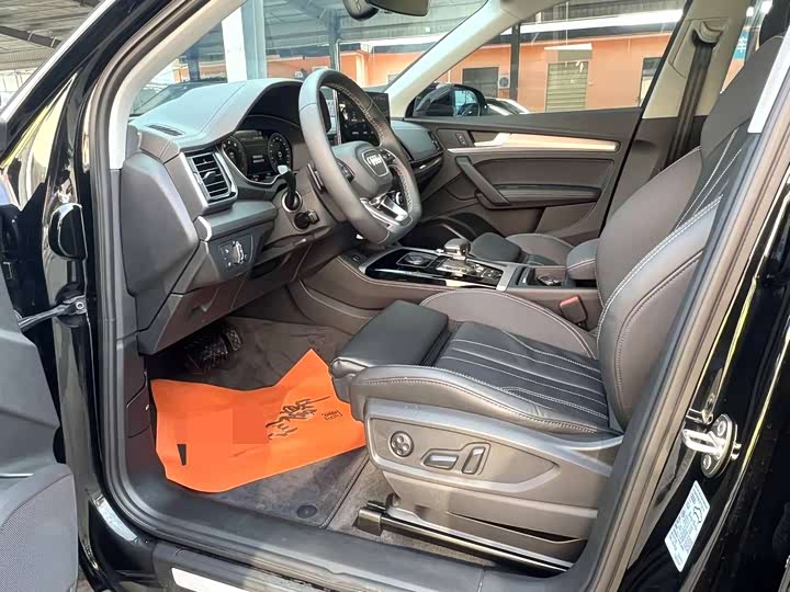 Фото 4 - Audi Q5L