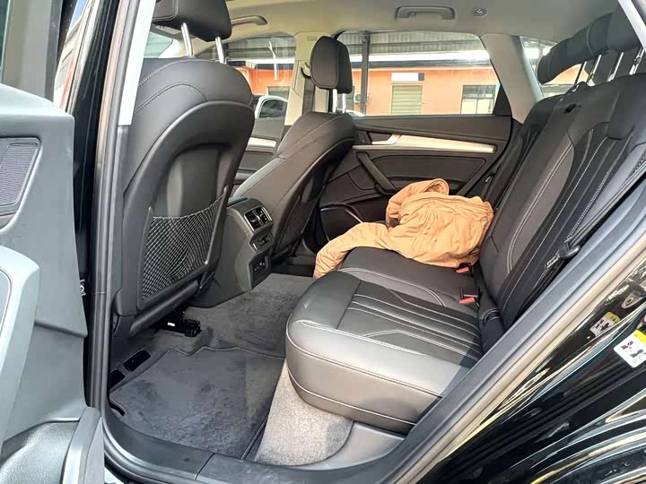 Фото 5 - Audi Q5L