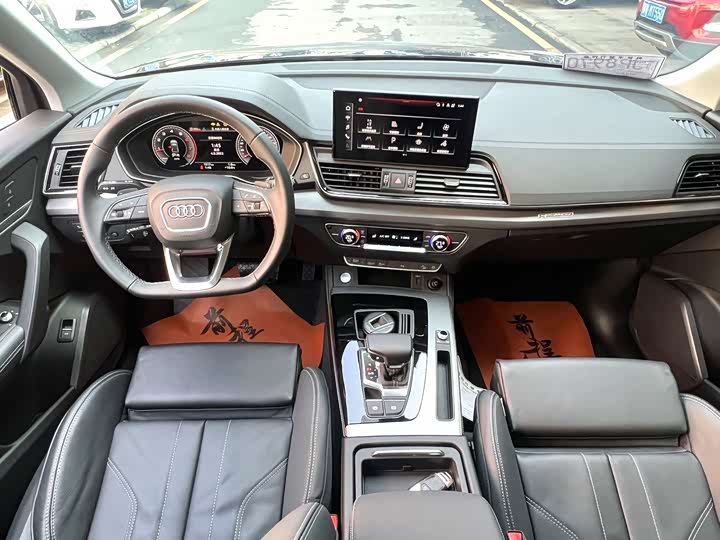 Фото 6 - Audi Q5L