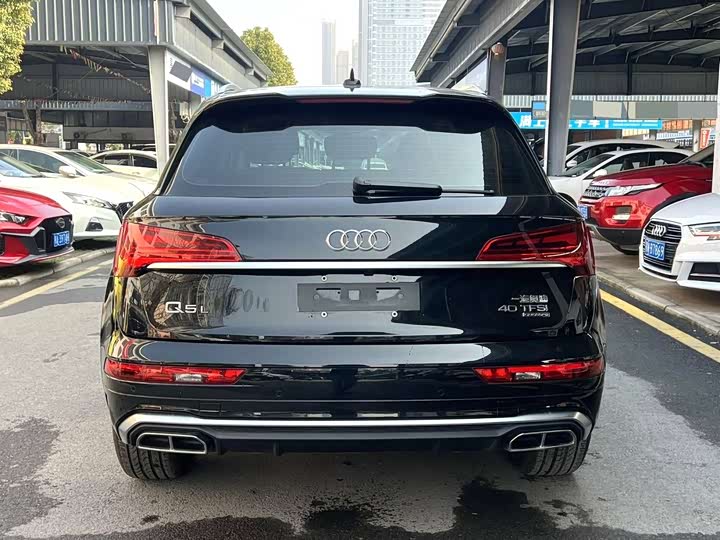 Фото 7 - Audi Q5L