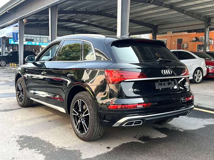 Фото 8 - Audi Q5L