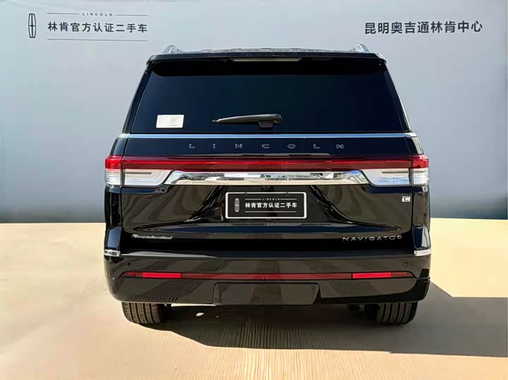 Фото 5 - Lincoln Navigator