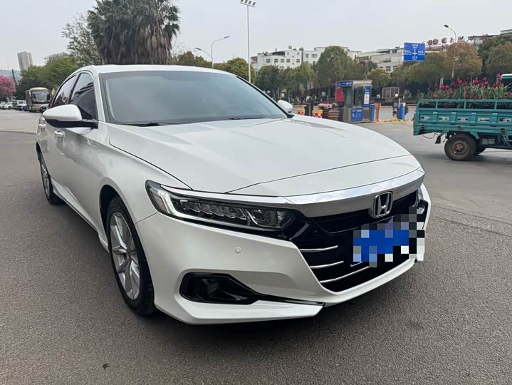 Фото 3 - Honda Accord