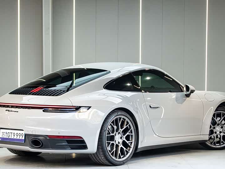 Фото 4 - Porsche 911