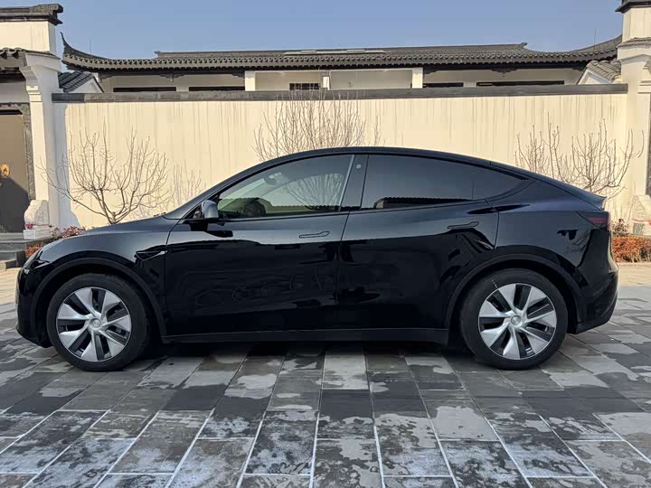 Фото 4 - Tesla Model Y