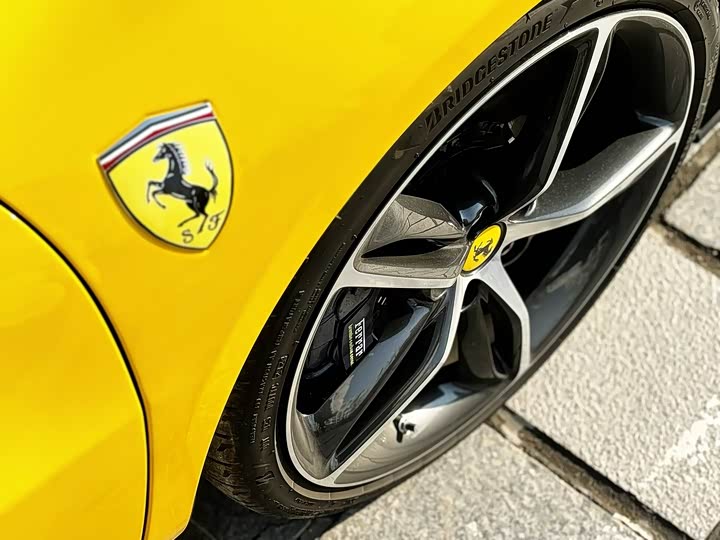 Фото 3 - Ferrari 296