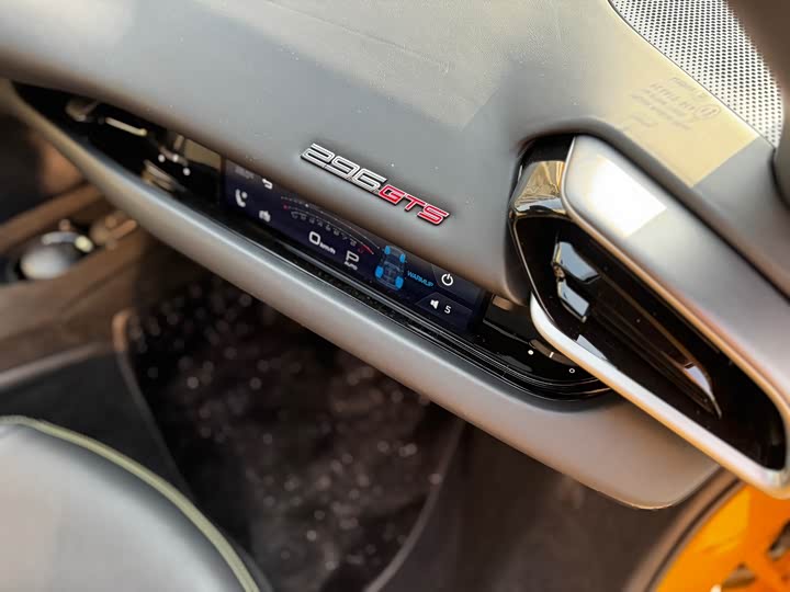 Фото 8 - Ferrari 296