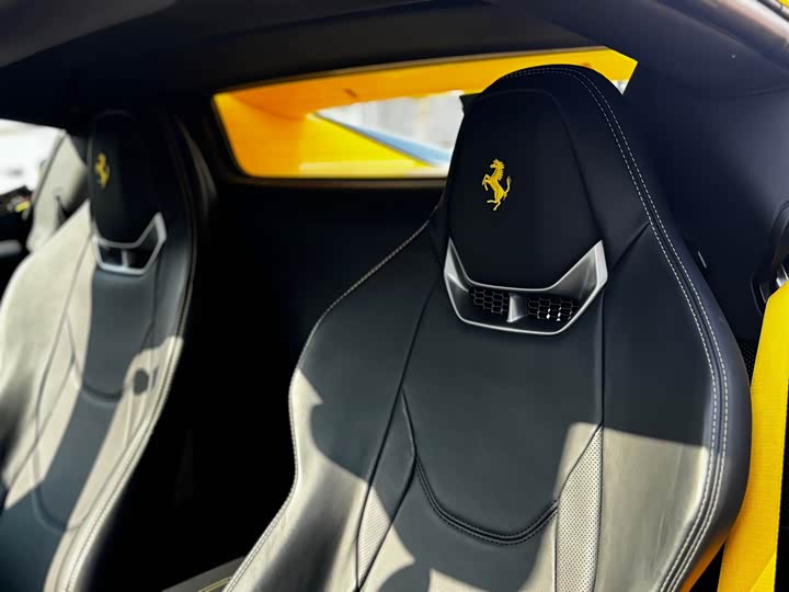 Фото 9 - Ferrari 296