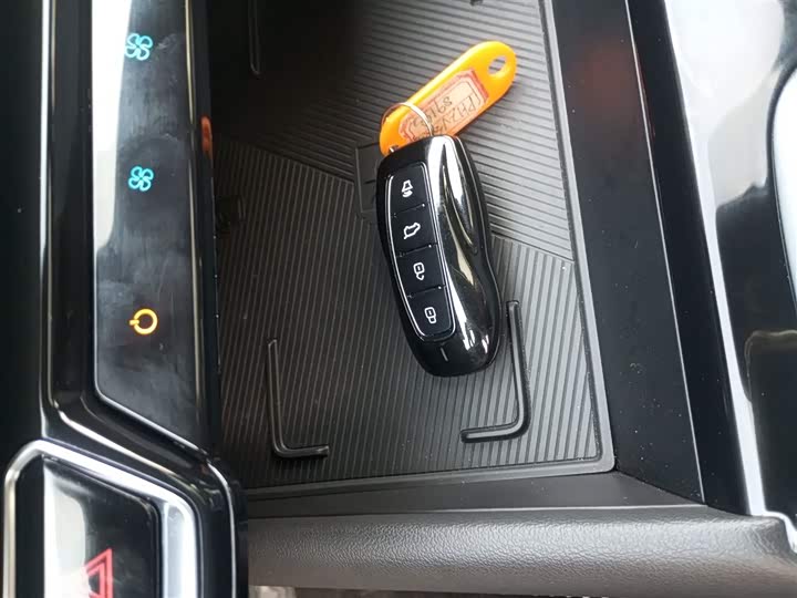 Фото 9 - Ford Equator Sport Hybrid