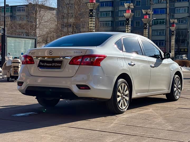 Фото 9 - Nissan Sylphy