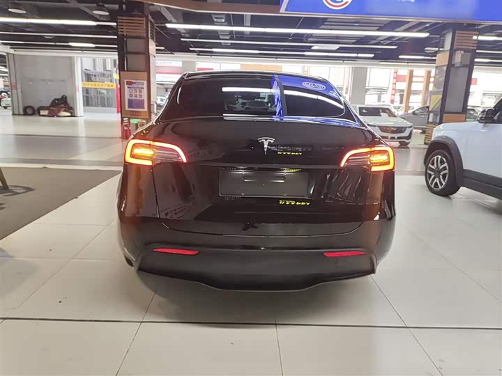 Фото 6 - Tesla Model Y